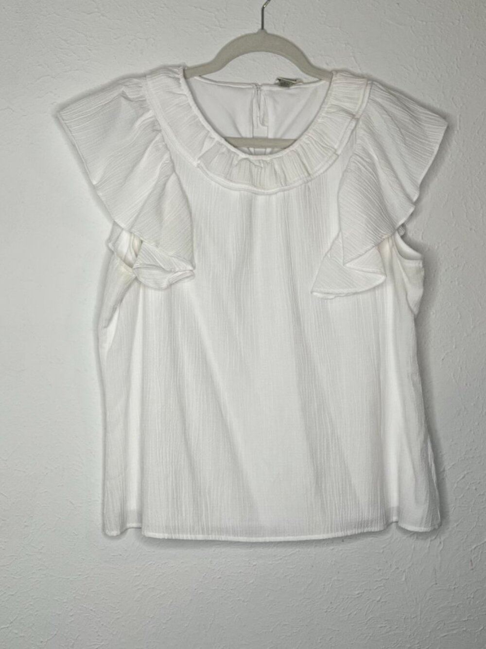 Woman's Versona White Blouse Top with Ruffled Sleeves Lined Stretchy Size Large